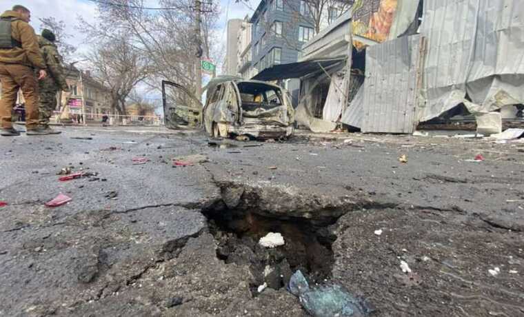 У Харкові та Херсоні лунають вибухи: окупанти здійснюють обстріл міст