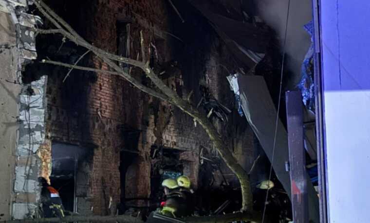 В Харькове в результате попаданий возникли мощные пожары