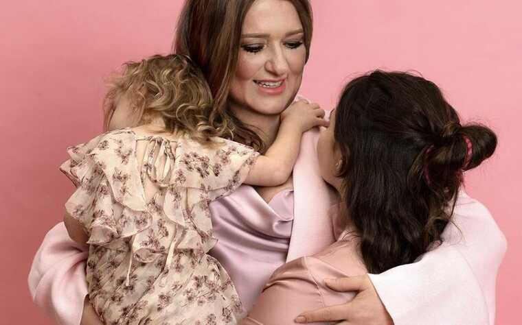 Наталія Могилевська стала мамою: вдочерила двох дівчаток