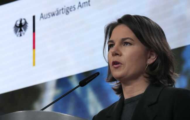 Путін кожною ракетою доводить, що хоче знищити Україну, - Бербок