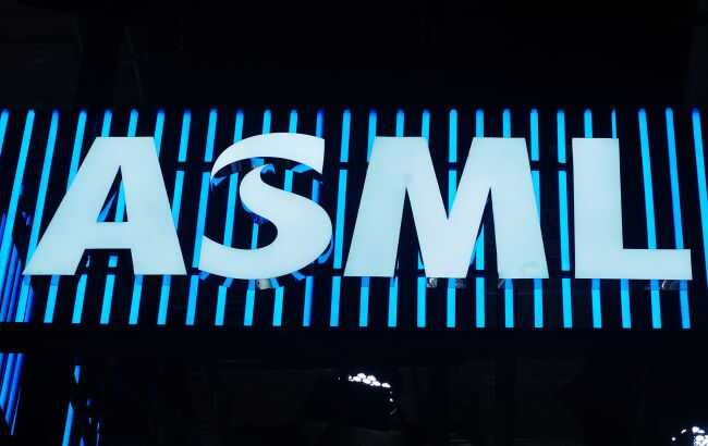    ͳ      , - Bloomberg