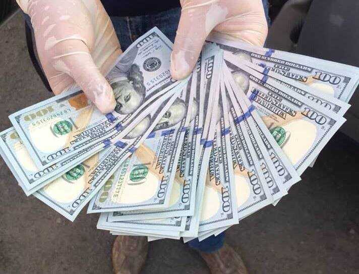 Появились подробности задержания львовского налоговика на взятке в 30 тысяч долларов