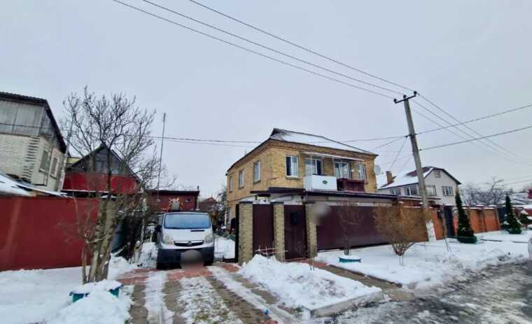 Трагедія під Києвом: у приватному будинку виявили тіла трьох осіб