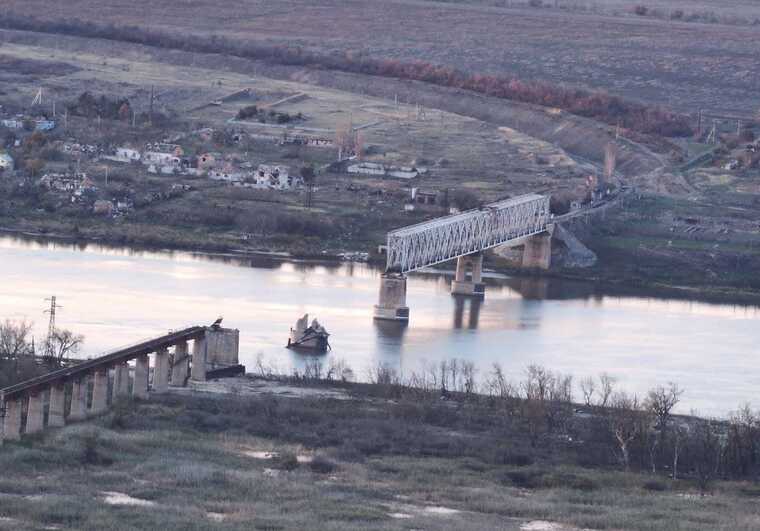 Украинские воины уничтожили полупостроенный оккупантами железнодорожный мост под Мариуполем, — Андрющенко