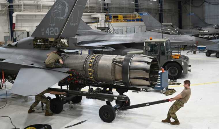 У Міноборони розповіли про підготовку обслуговуючого персоналу для F-16