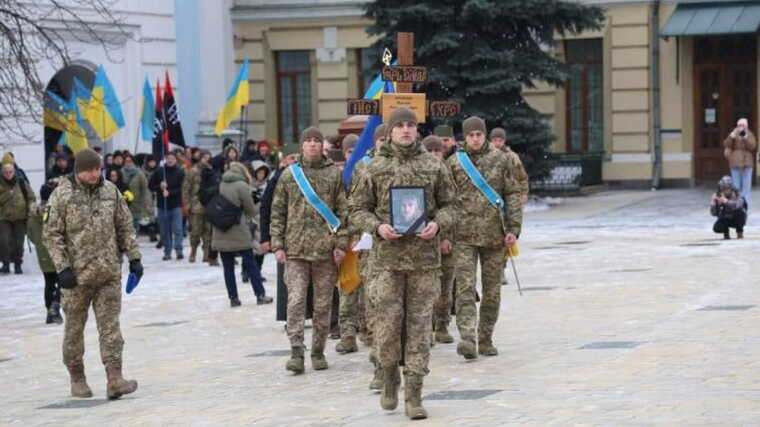 У Києві попрощались із бійцем ЗСУ та поетом Максимом Кривцовим