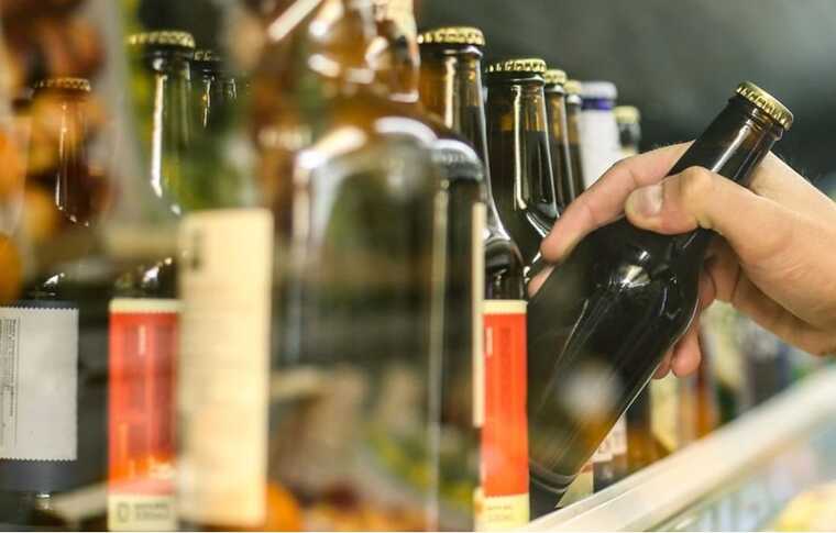 На мешканців "ДНР" чекає ще одне потрясіння: хочуть обмежити час продажу алкоголю