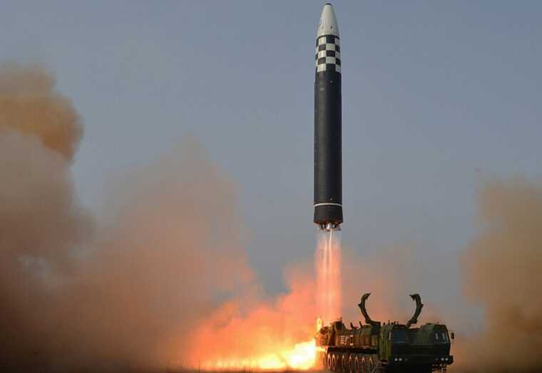 КНДР провела випробування твердопаливної гіперзвукової ракети