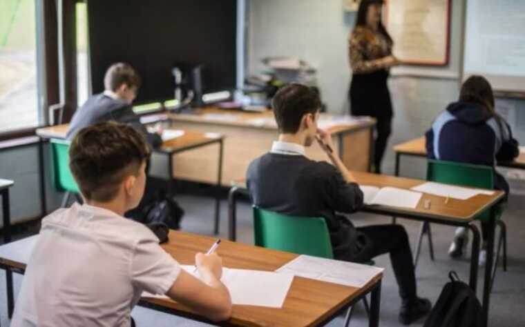 Через зменшення кількості випускників у школах України скоротять кількість ВИШів, — замміністра освіти Вінницький