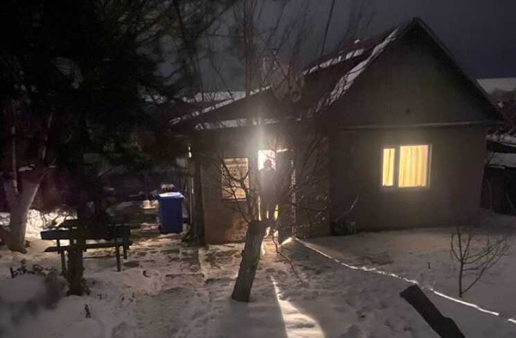 У Хмельницькій області чоловік побив пасинка металевим прутом та зламав йому щелепу