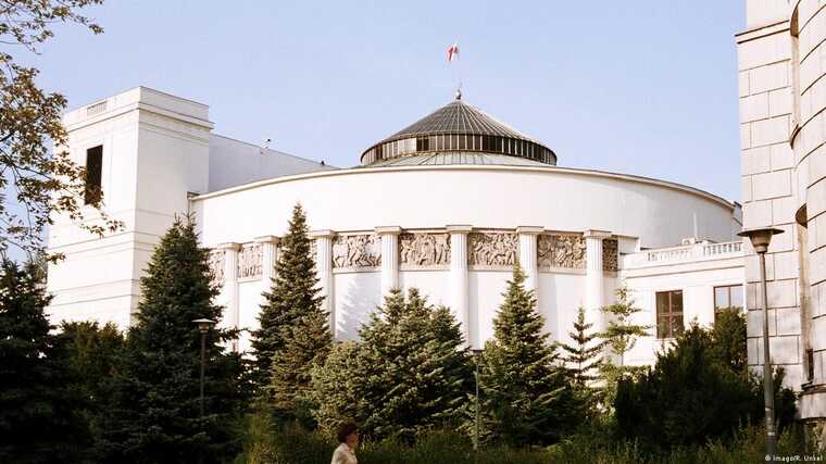 Сейм Польщі затвердив слідчу комісію щодо випадків стеження за опозиційними політиками