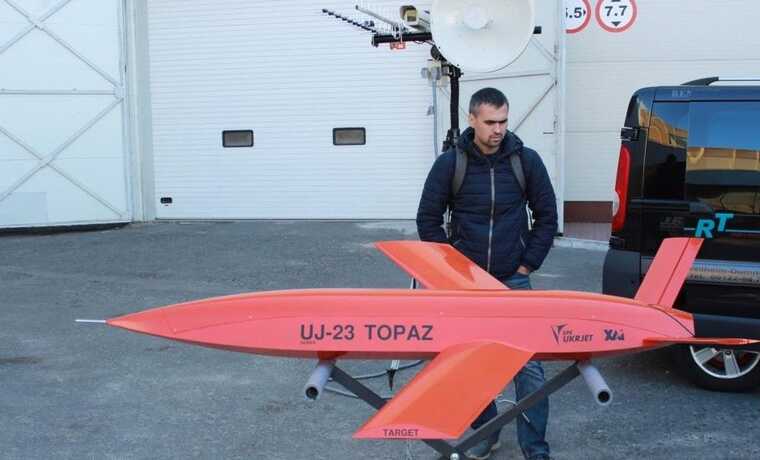 Компанія UKRJET продемонструвала реактивний безпілотник UJ-23 Topaz із дальністю польоту 400 км