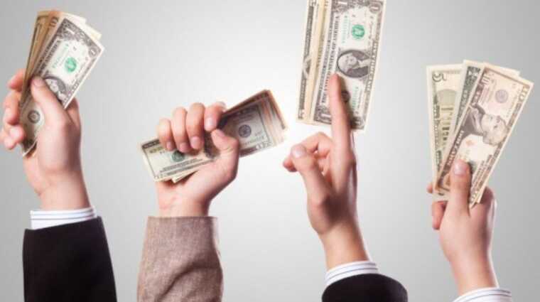 ПриватБанк продаст 80 тысяч неработающих кредитов физических лиц