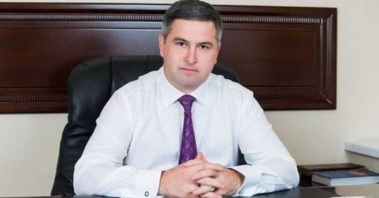 Жена бывшего судьи Аблова передала младшему сыну квартиру и 140 тысяч долларов