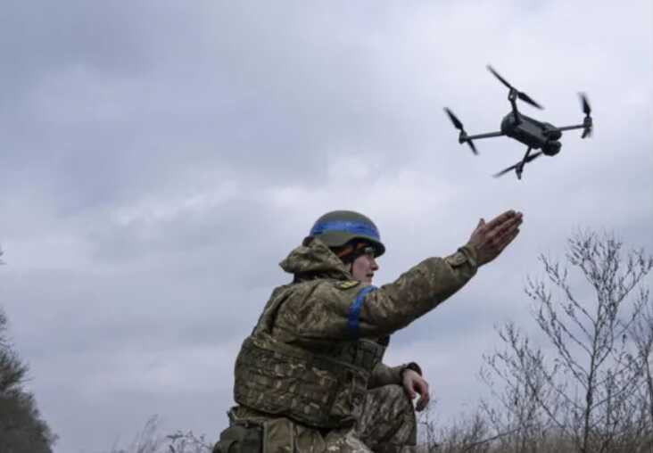 Воины ВСУ с помощью дрона уничтожили российский танк на Лиманском направлении