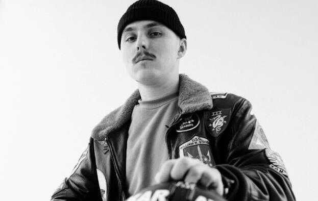 Благодійники створили календар із зображеннями відомих українських захисників