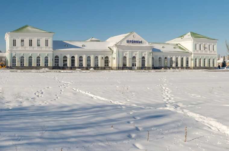 В окупованому Бердянську в районі вокзалу пролунав вибух