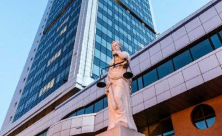 Четырем судьям Киевского апелляционного суда, подозреваемым во взяточничестве, продолжили отстранение от правосудия