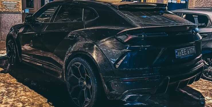 В Україні з’явився потужний кросовер Lamborghini з яскравим тюнінгом