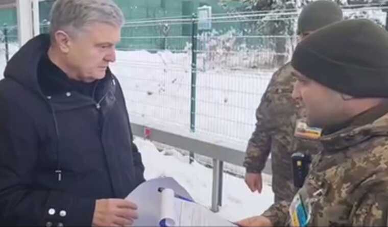 Порошенко в очередной раз пытается выехать за границу