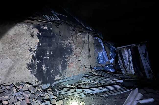 Окупанти атакували дронами Дніпропетровщину: є "приліт", спалахнула пожежа