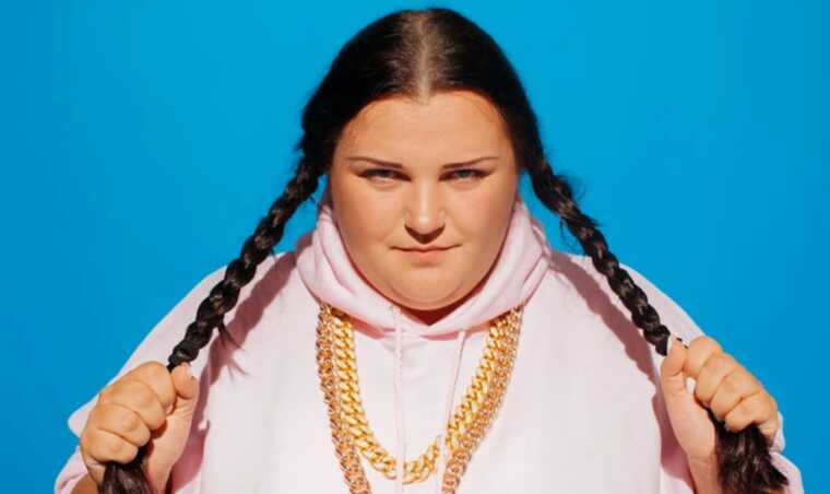 Співачка Alyona Alyona відреагувала на образи щодо її зовнішності від ведучих каналу "Ісландія"