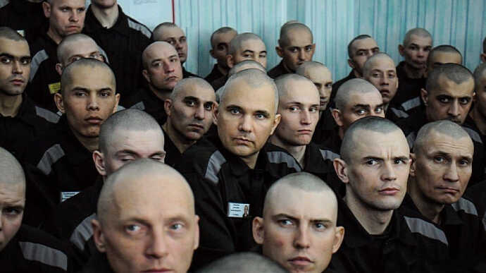 Британська розвідка пояснила, чому в Кремлі відмовилися від короткострокових контрактів із зеками