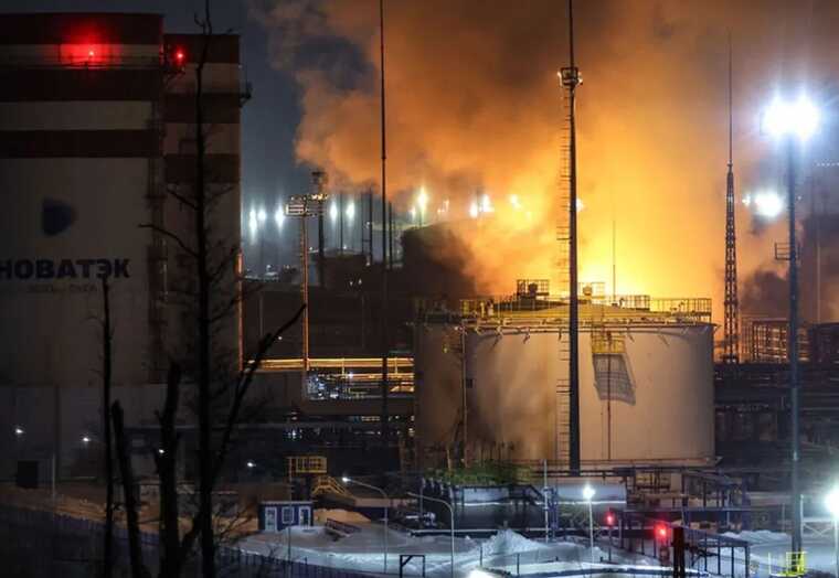 РФ потеряла уже 37% экспорта бензина из-за ударов дронов по НПЗ