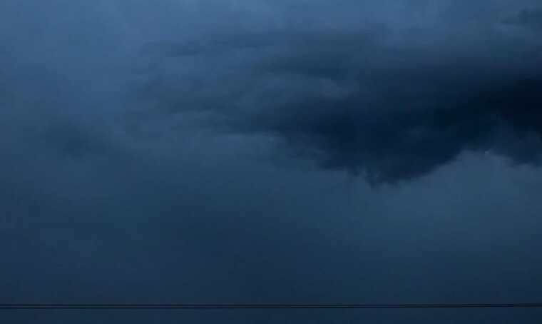 В Україну вривається штормовий вітер: синоптики попереджають про небезпеку