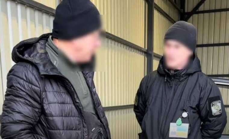 На кордоні затримали 61-річного водія, який проковтнув пакет із гашишем