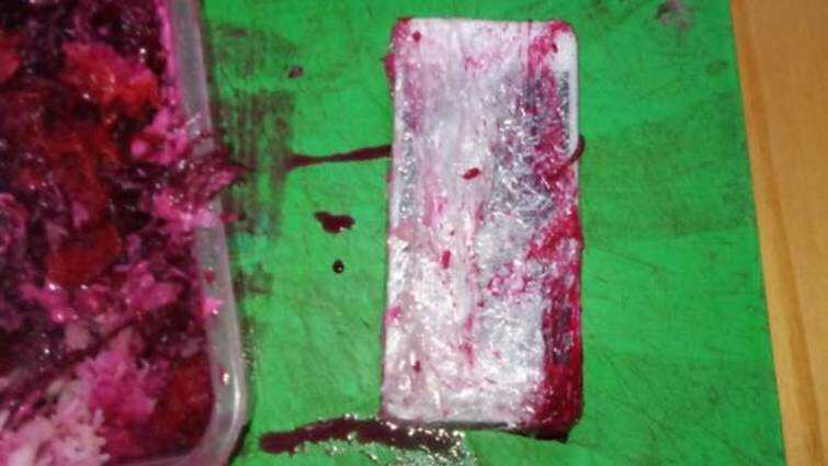 На Хмельниччині ув’язненому передали оселедець під шубою з телефоном усередині