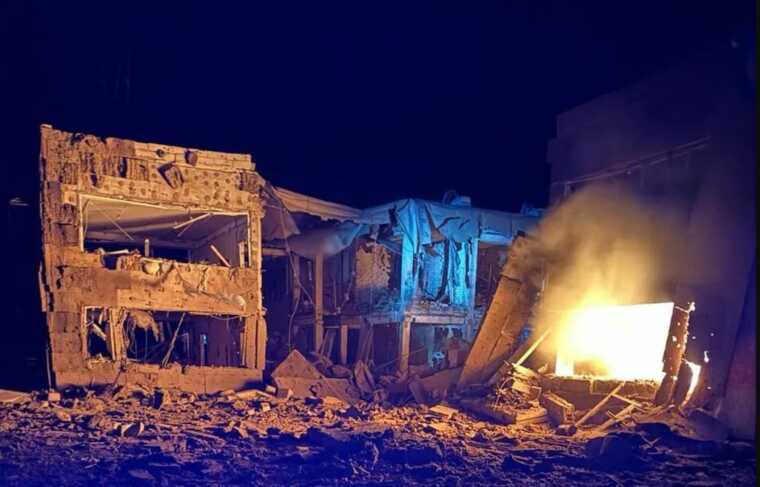 Окупанти обстріляли Селидове на Донеччині: є руйнування, під завалами опинилася людина