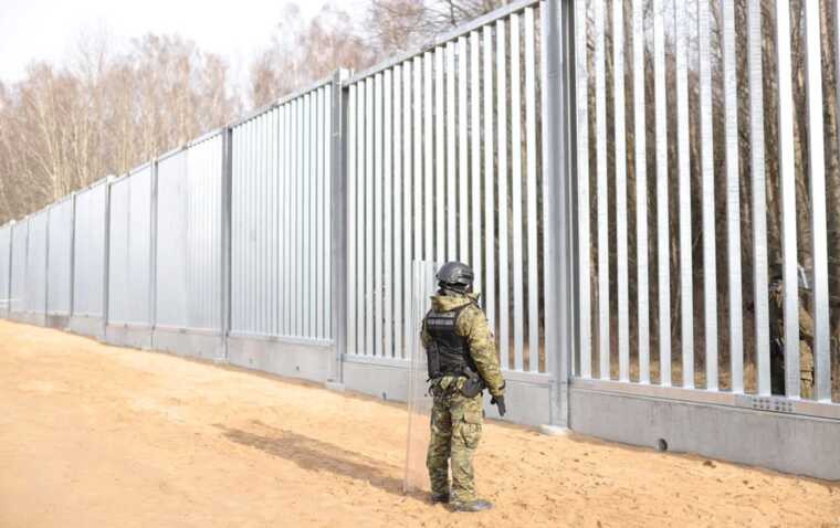 У Польщі планують ущільнити загородження на кордоні з Білоруссю