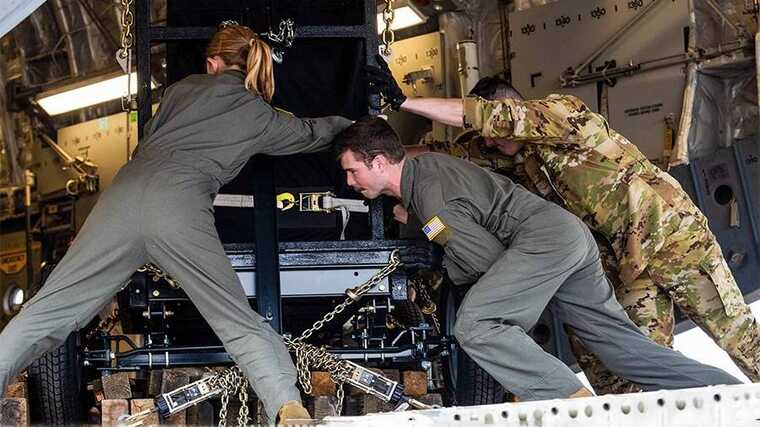 Bloomberg: Без допомоги США Україна може втратити і виплати від МВФ