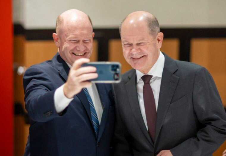 Під час візиту Шольца в США, він знову зустрів свого "двійника"