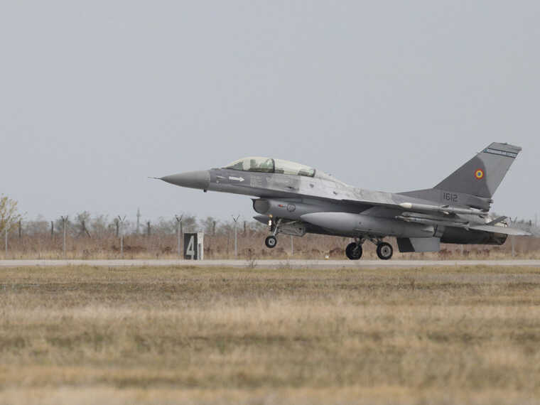 Румыния поднимала в воздух F-16 из-за атаки "Шахедов" на Одесскую область