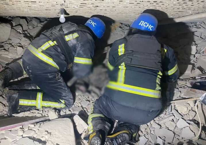 Окупанти ввечері обстріляли Харківську область: зруйновано житлові будинки, є загибла