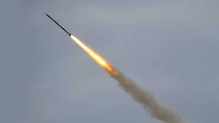 Окупанти завдали ракетного удару по Люботину в Харківській області: жертв немає