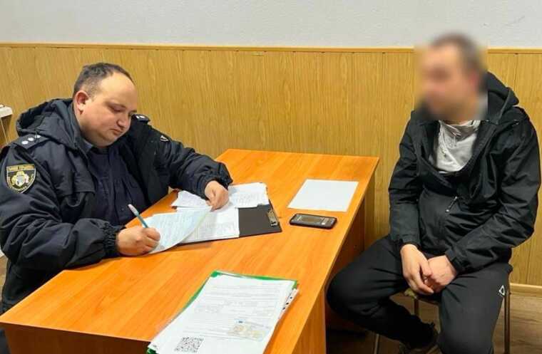 У Дніпрі троє підлітків зламали надгробний хрест на могилі українського військового