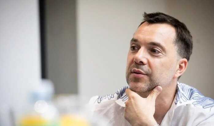 Путін не хоче воювати з Україною та готовий припинити війну, - Арестович