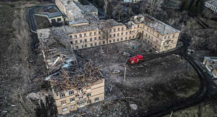 The enemy attack on the Selidivskiy hospital fell on the maternity ward
