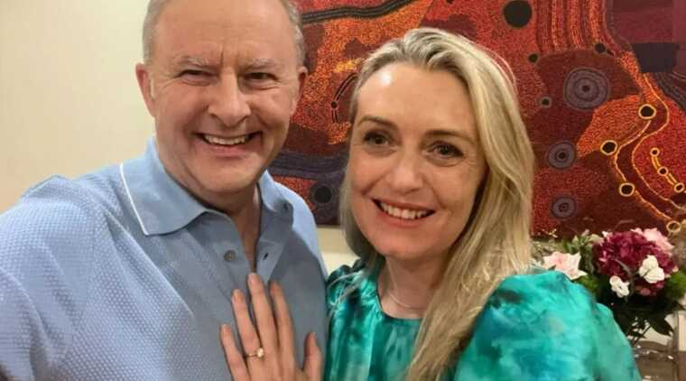 В Австралии в День святого Валентина премьер объявил о помолвке с помощницей