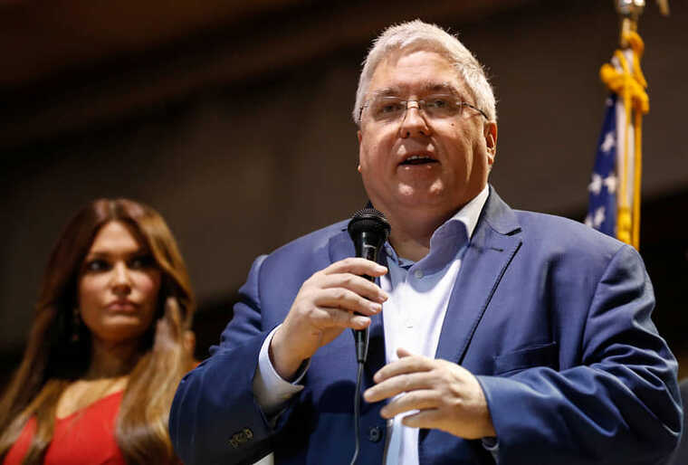 Генпрокурор Західної Вірджинії закликав Камалу Гарріс визнати Байдена недієздатним