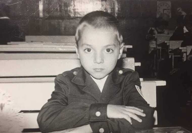 Олексій Арестович показав, який вигляд він мав у 1 класі