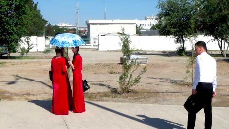 У Туркменістані школярок змушують проходити перевірки на цноту для оцінки їхньої "моральної чистоти"