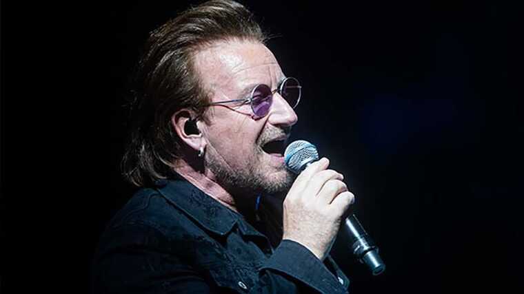 Соліст гурту U2 закликав на концерті скандувати ім’я Навального