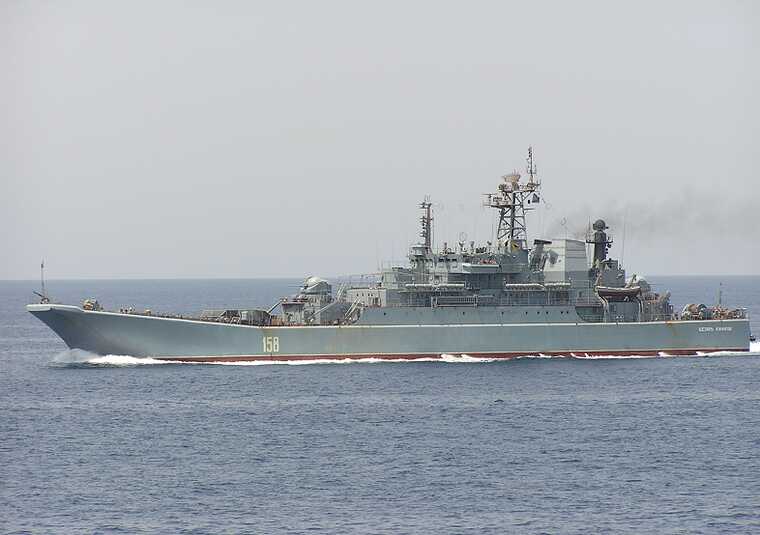 У Мережі публікують відео, де змоделювали атаку та знищення ВДК “Цезар Куніков”