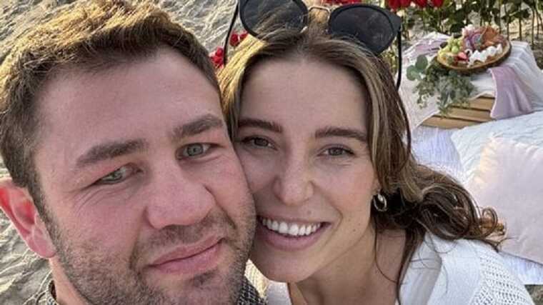 У Росії заарештували подругу ексчемпіона світу з боксу, яка прилетіла зі США відвідати родичів