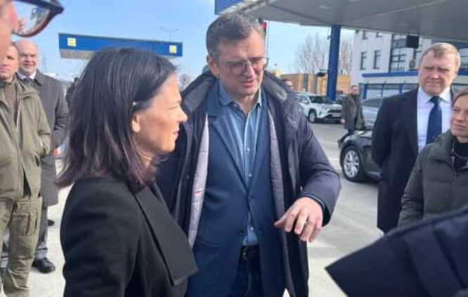 Голова МЗС Німеччини приїхала в Одесу на річницю повномасштабної війни