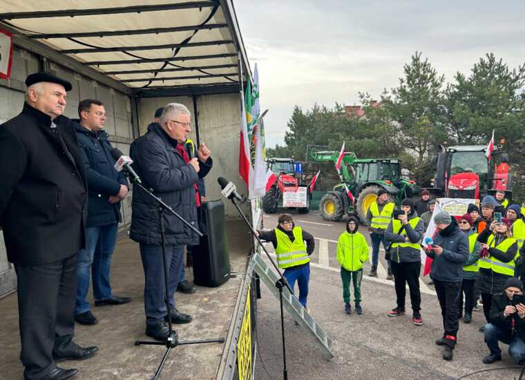 У Польщі на протестах фермерів знову з’явились плакати з пропутінськими гаслами